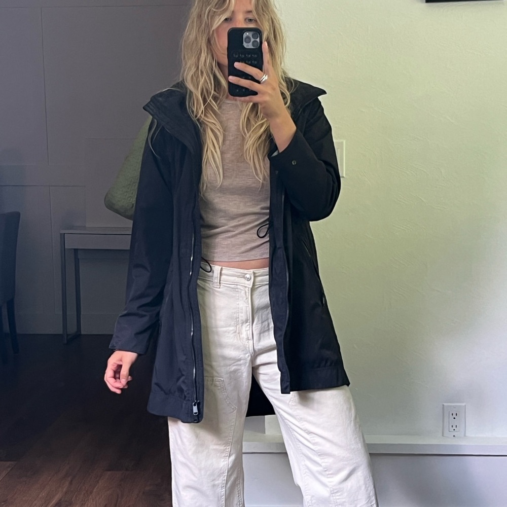 Aritzia water resistant babaton rain jacket black